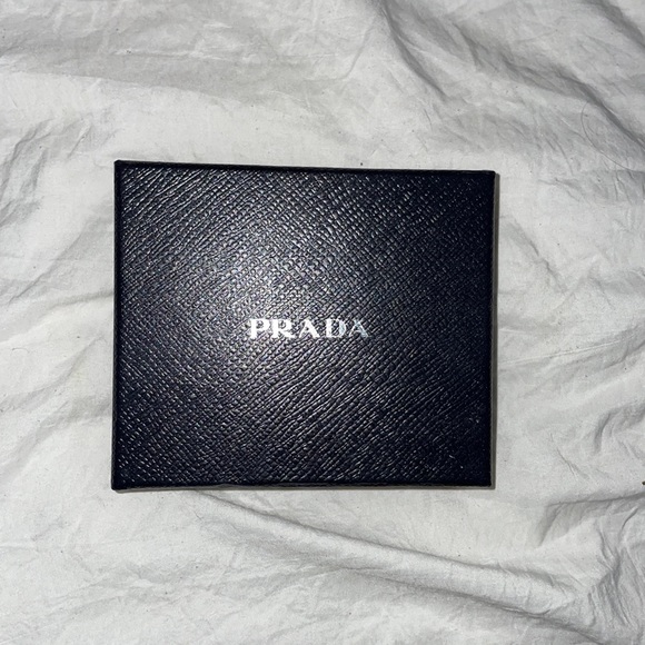 PRADA cardholder box solofficialkw.com